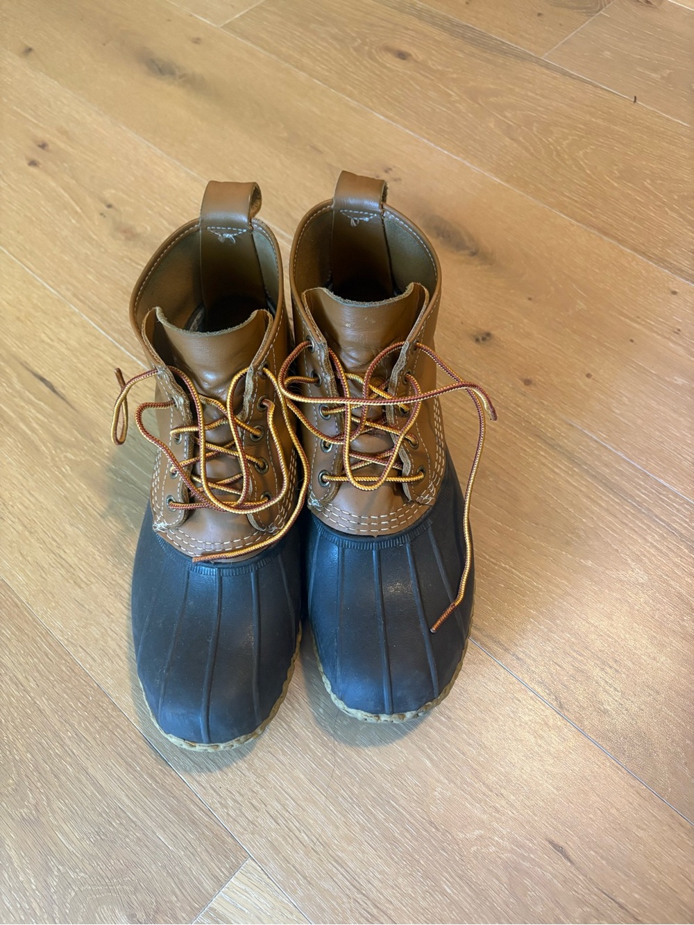 Men's 6 inch Bean Boots size 9 (runs large)
